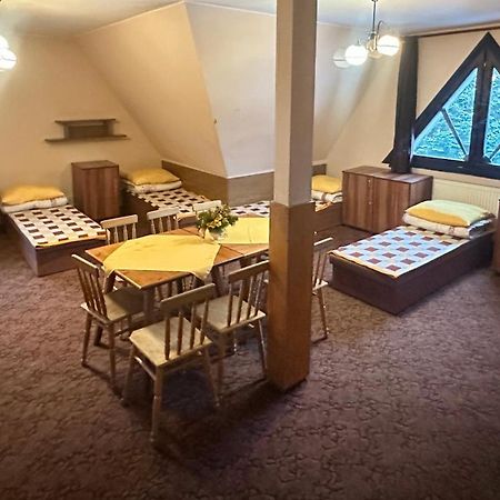 A Pousada Miedzynarodowe Schronisko Mlodziezowe Ptsm Szarotka Zakopane Exterior foto