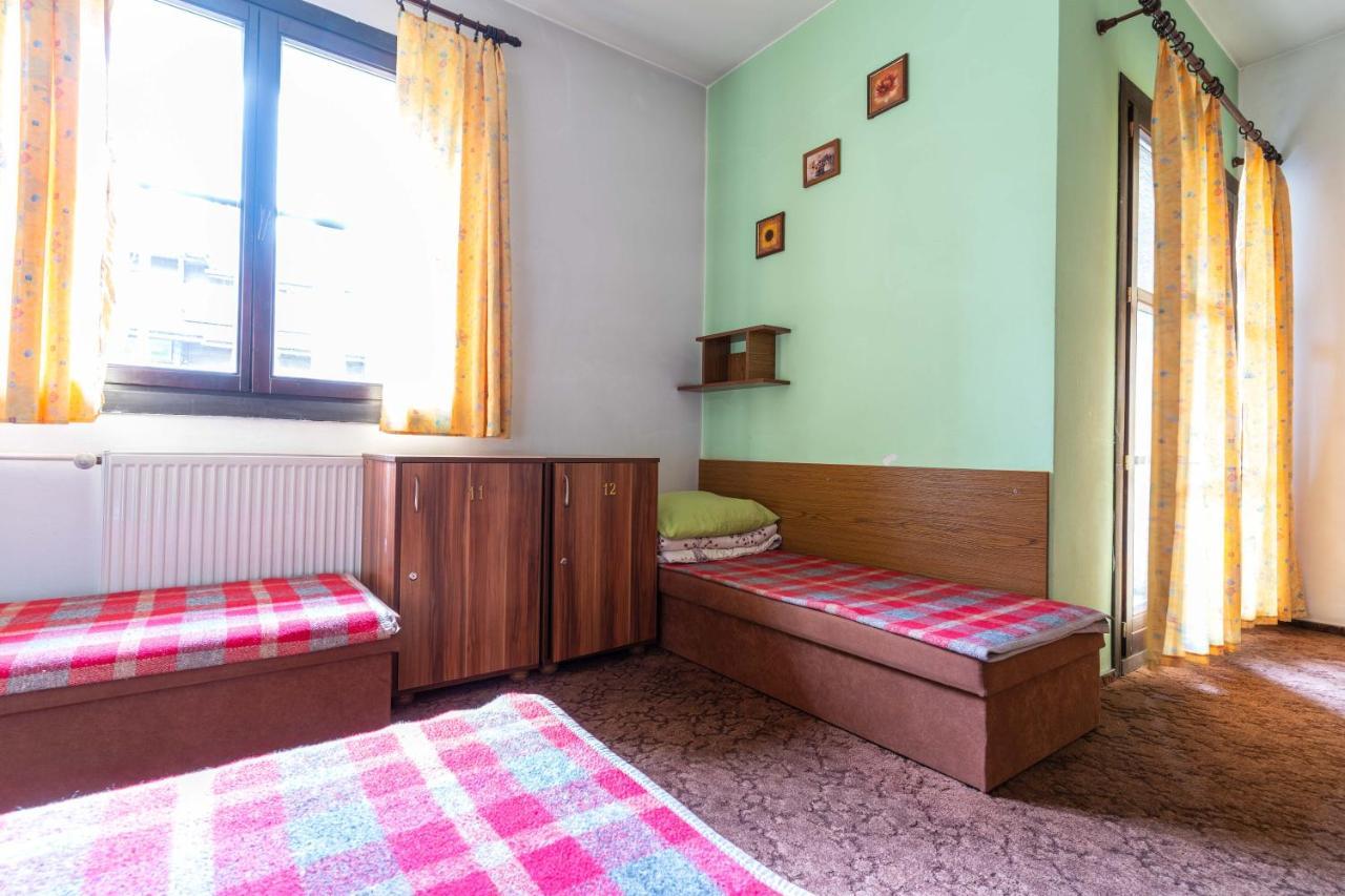 A Pousada Miedzynarodowe Schronisko Mlodziezowe Ptsm Szarotka Zakopane Exterior foto