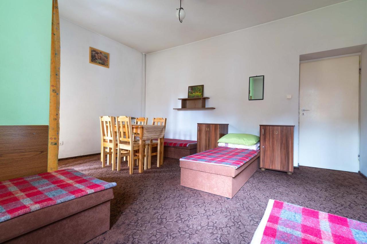 A Pousada Miedzynarodowe Schronisko Mlodziezowe Ptsm Szarotka Zakopane Exterior foto