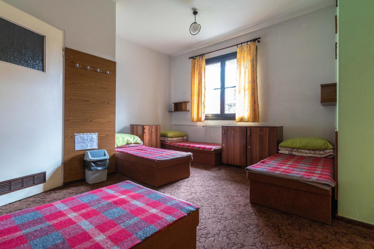 A Pousada Miedzynarodowe Schronisko Mlodziezowe Ptsm Szarotka Zakopane Exterior foto