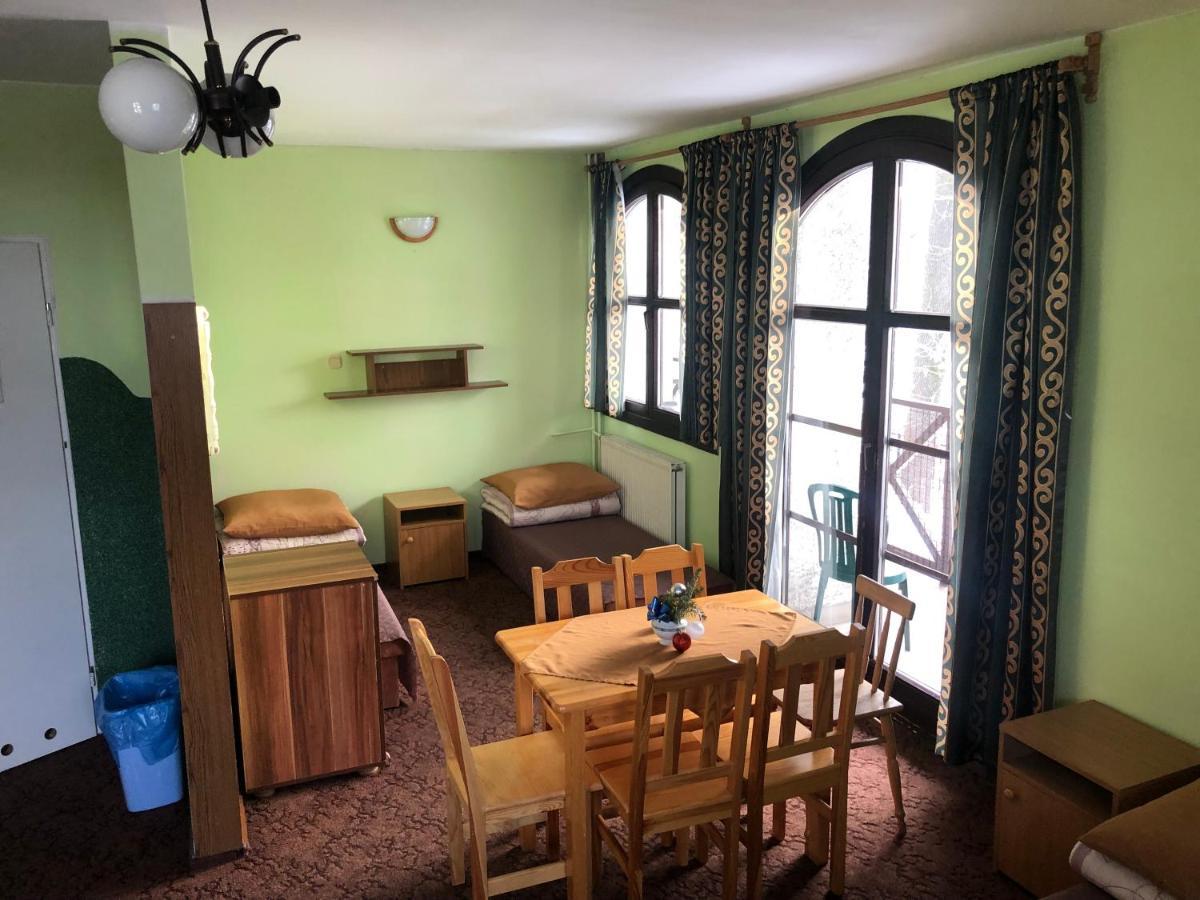 A Pousada Miedzynarodowe Schronisko Mlodziezowe Ptsm Szarotka Zakopane Exterior foto